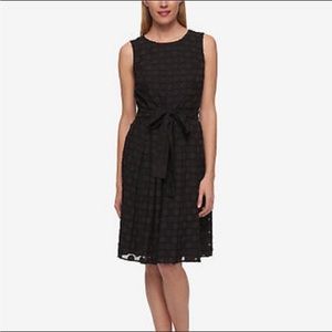 Tommy Hilfiger Womens Size 6 Dress Navy Sleeveless Party Cocktail Crew Neck Tie